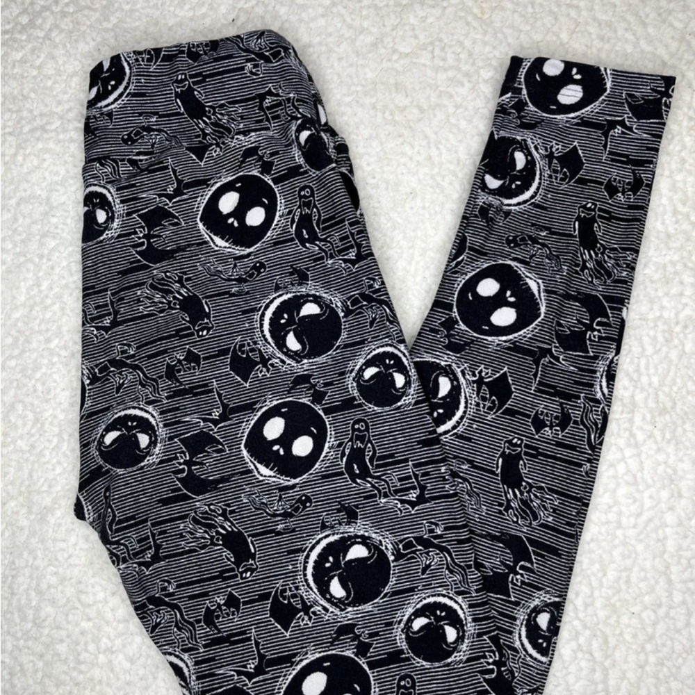LuLaRoe Black and White Graphic Leggings